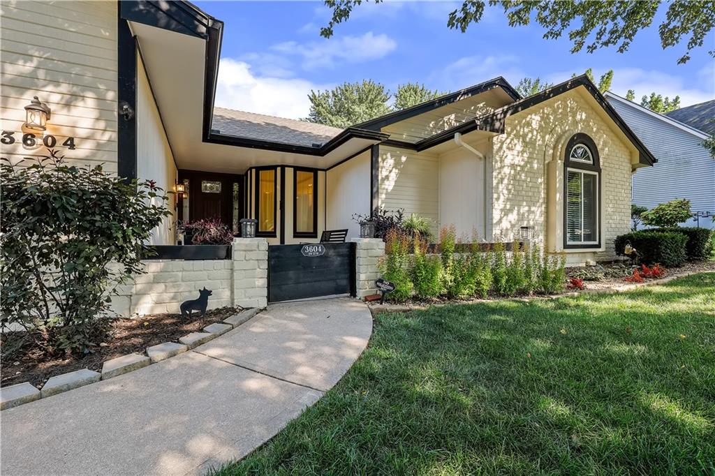 Photo 3 of 3604 SW 22nd Street