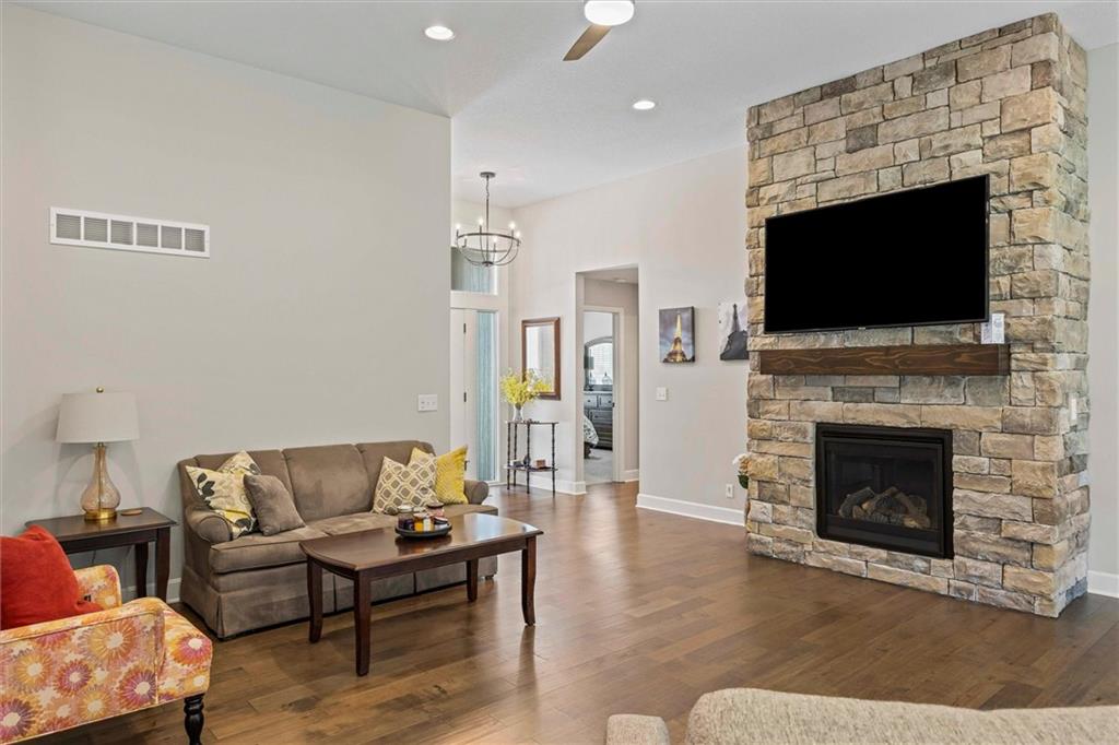 Photo 4 of 4712 Redwood Street