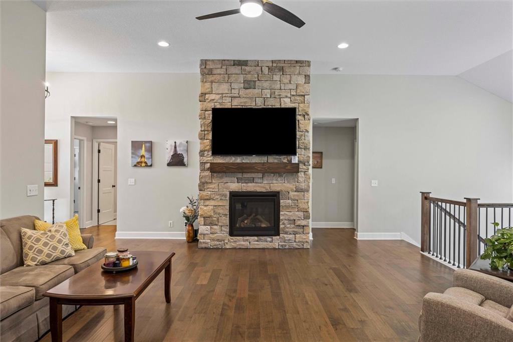 Photo 6 of 4712 Redwood Street
