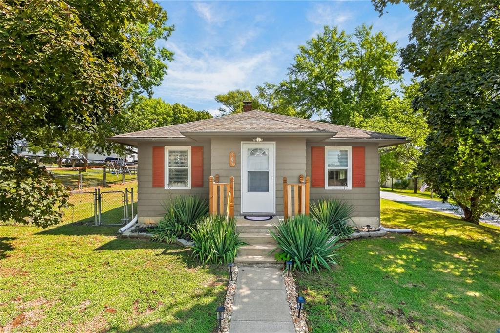 Photo of 105 S July Street W
