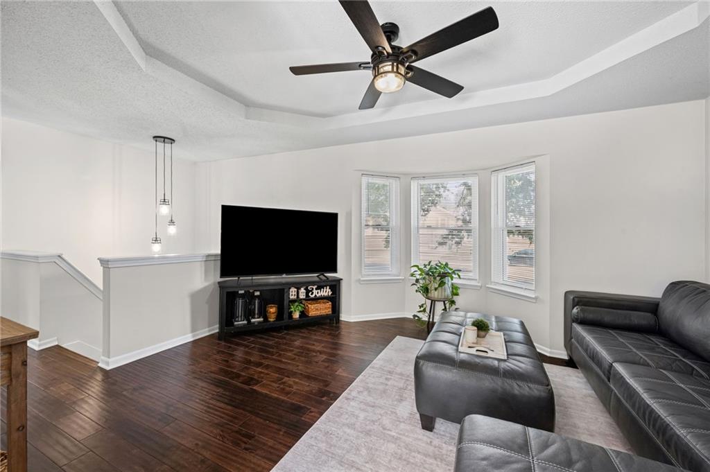 Photo 6 of 8404 N Pomona Avenue