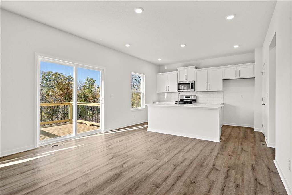 Photo 5 of 10612 N Richmond Avenue