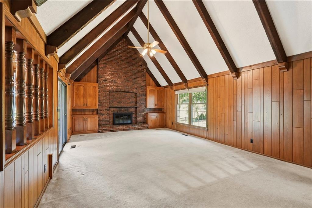 Photo 4 of 508 NW Golfview Drive