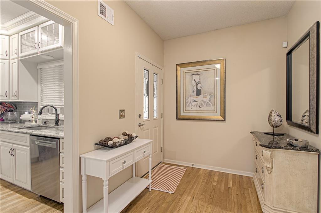 Photo 5 of 14335 Russell Street