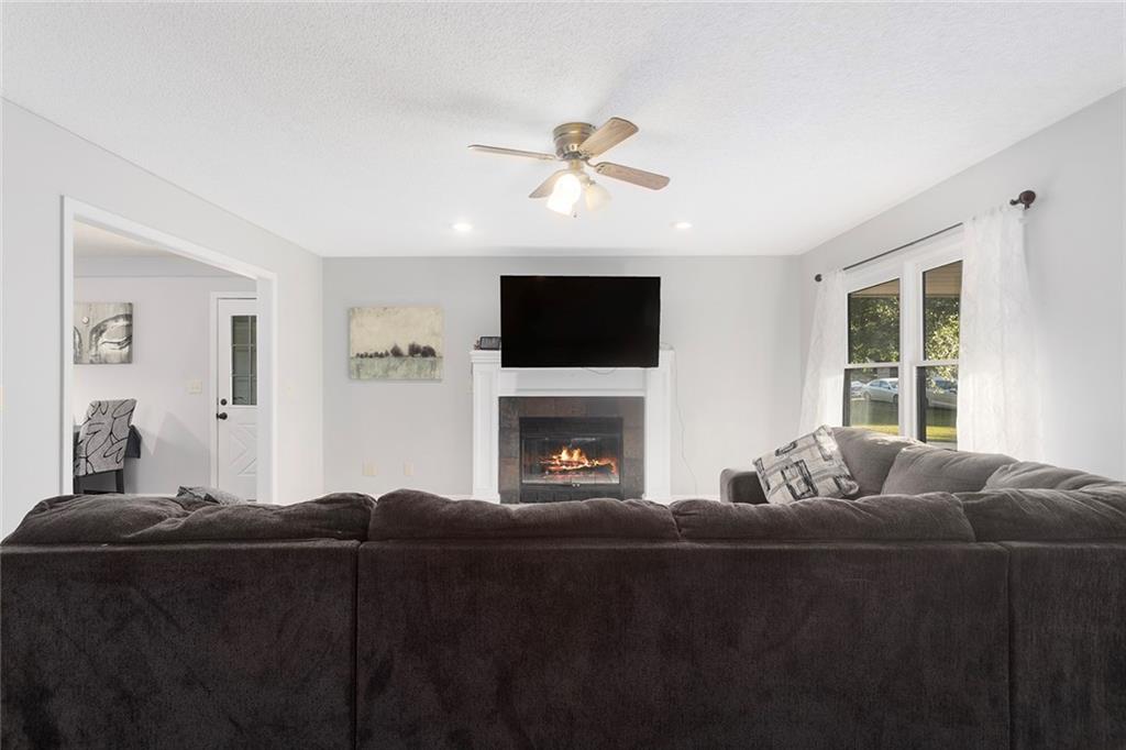 Photo 2 of 1102 S Elm Street
