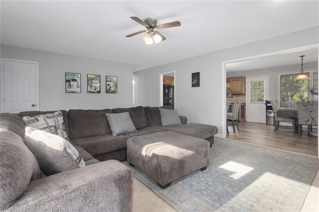Photo 4 of 1102 S Elm Street