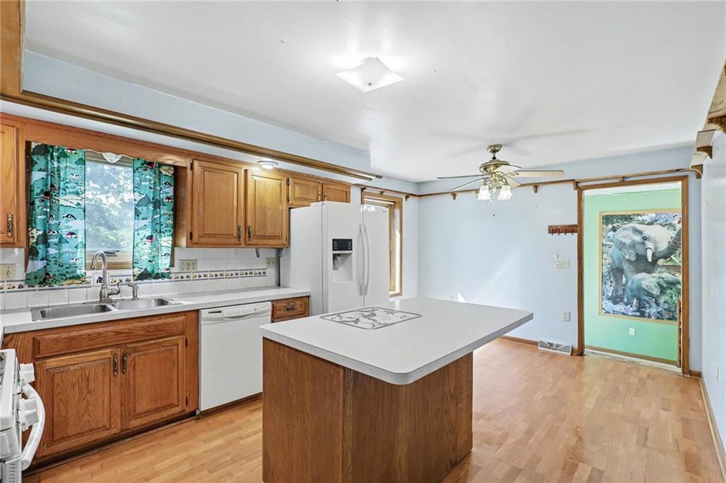 Photo 6 of 16614 S Hadsell Road