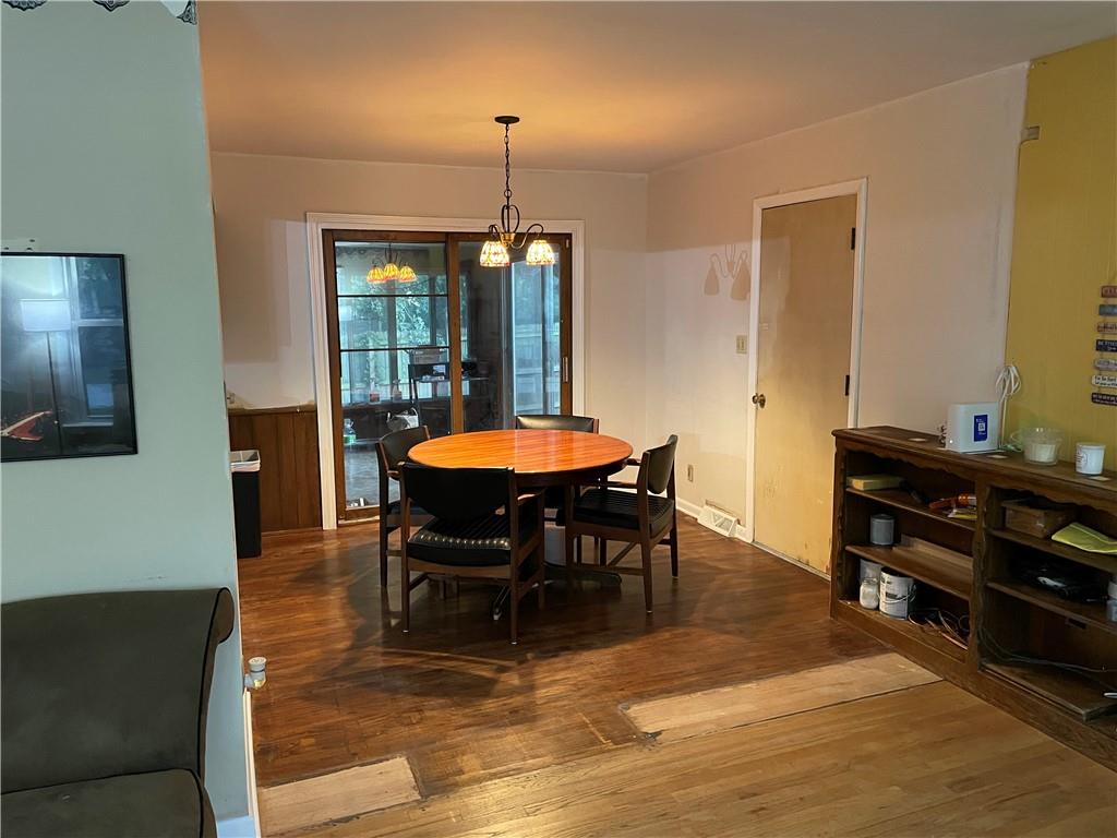 Photo 4 of 205 E Maple Street