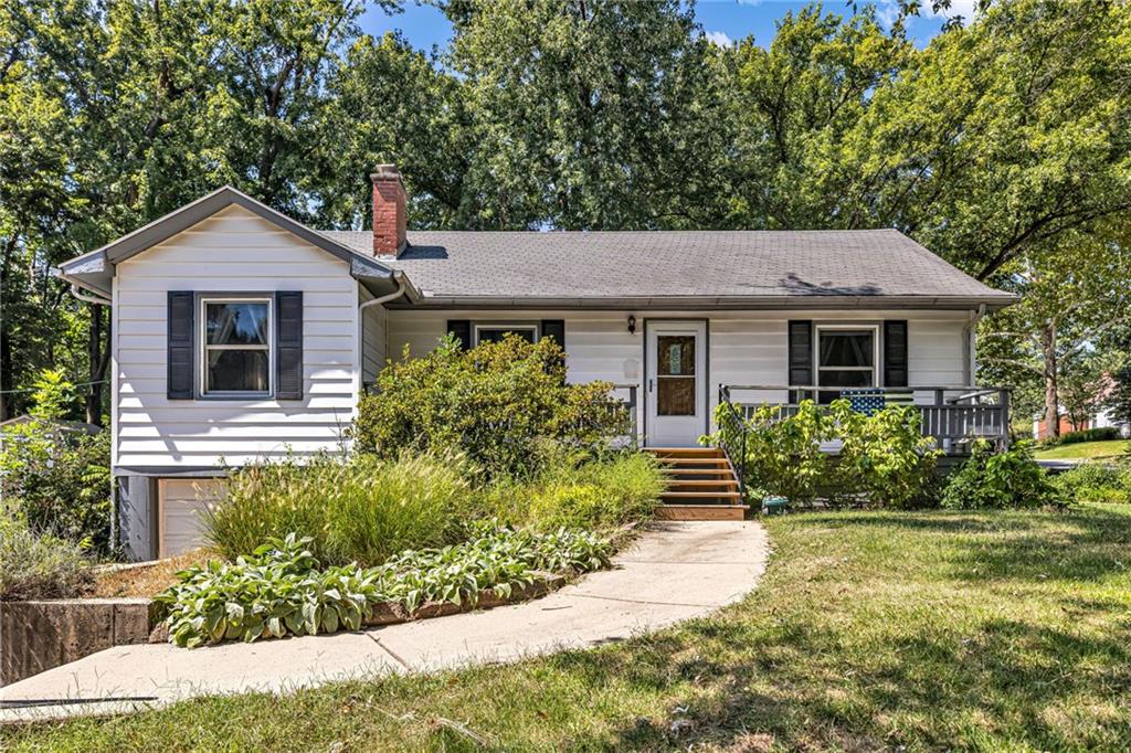 Photo of 5530 N Spruce Avenue