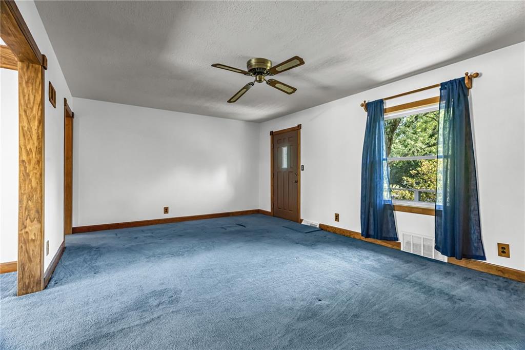 Photo 7 of 5530 N Spruce Avenue