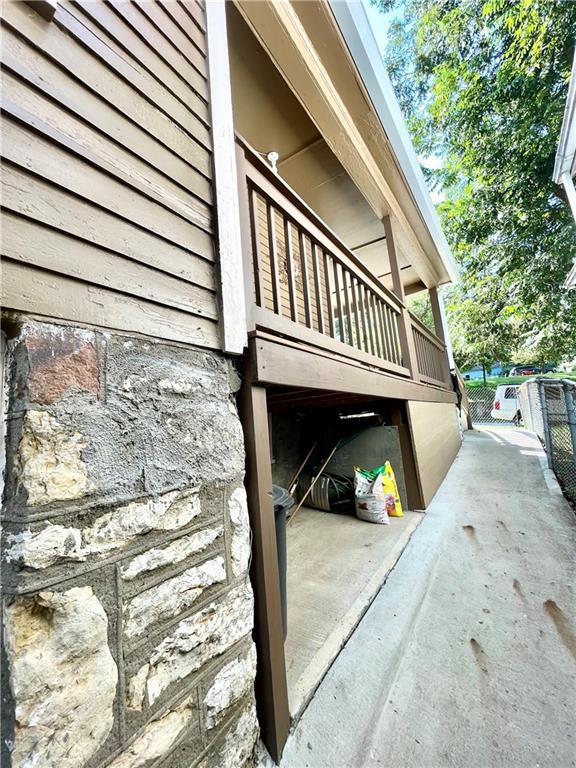 Photo 3 of 902 W 29TH Street