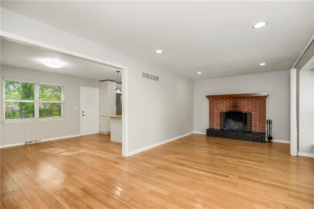 Photo 4 of 3116 N 84TH Terrace