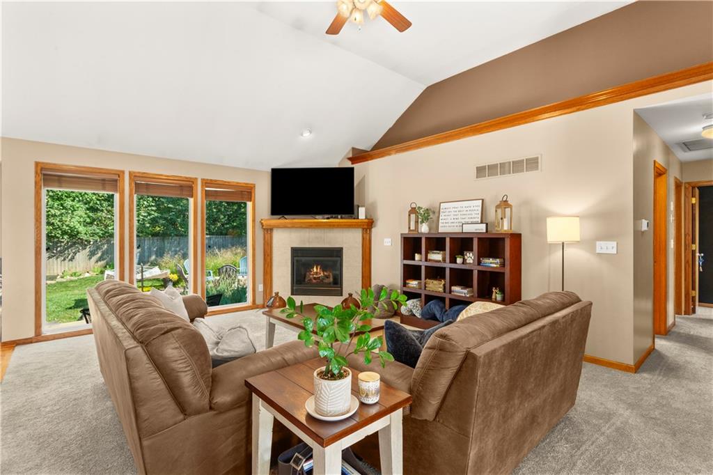 Photo 6 of 2701 NW Richard Drive