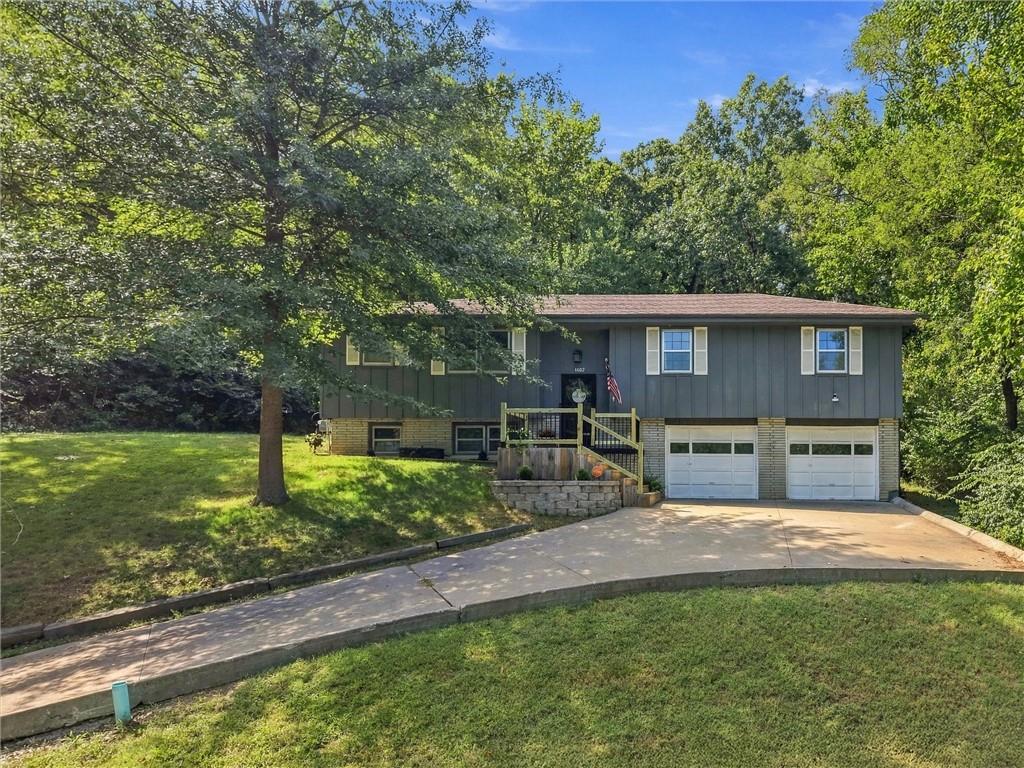 Photo 3 of 1602 Westwood Drive