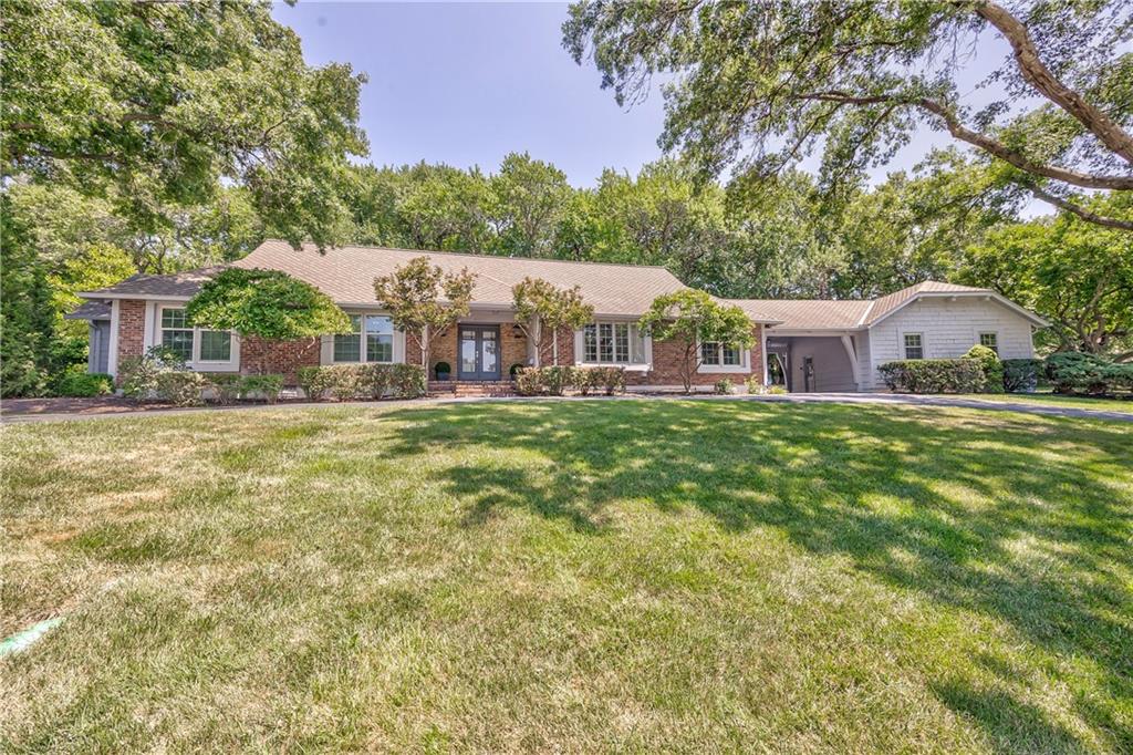 Photo 5 of 9853 Rosewood Drive