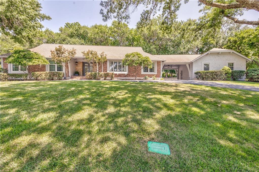 Photo 6 of 9853 Rosewood Drive