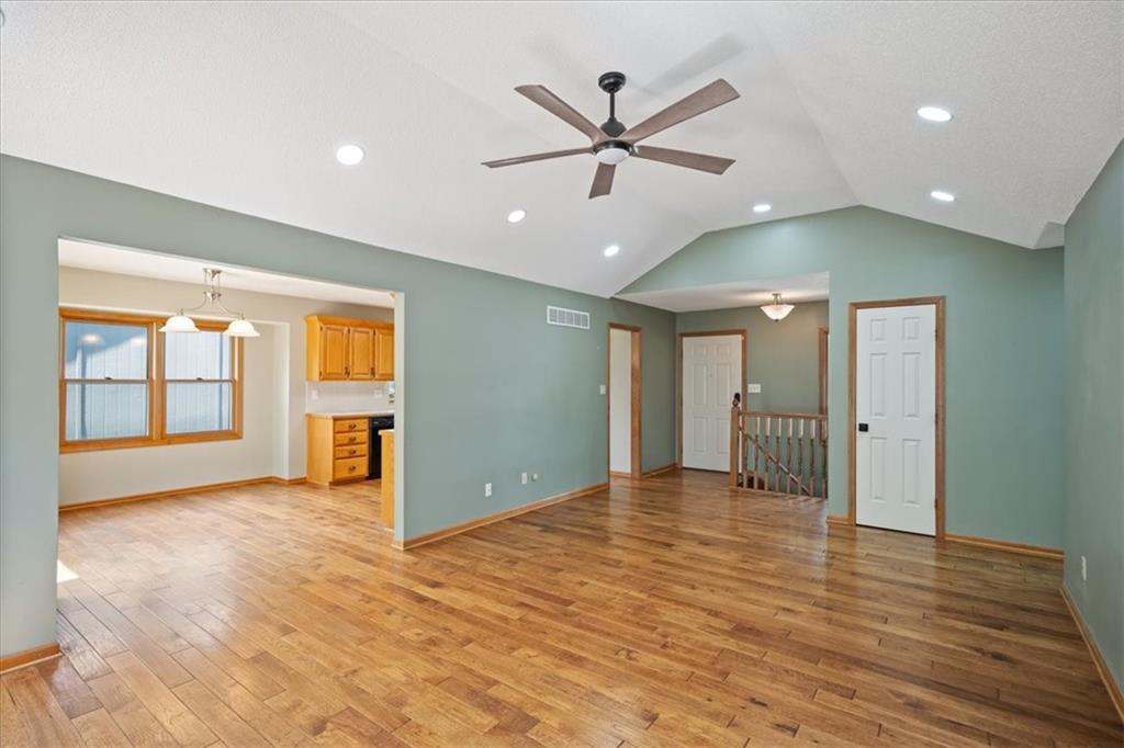 Photo 4 of 1206 SW Eastman Court