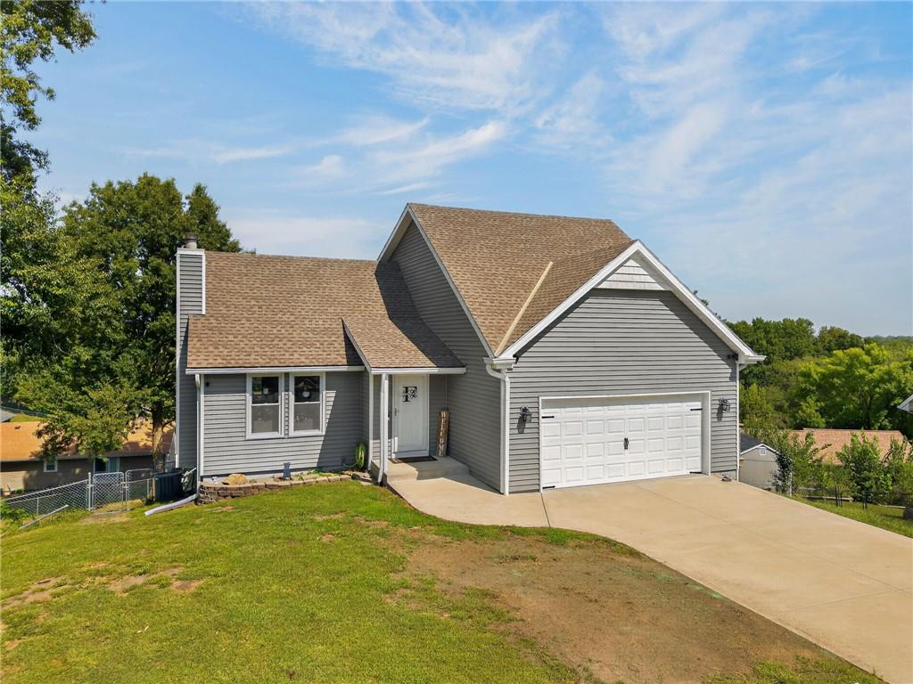 Photo 2 of 306 Lakeland Drive