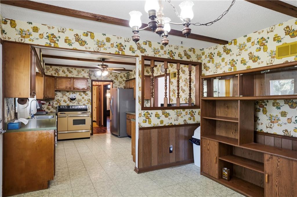 Photo 6 of 16670 Leavenworth Road