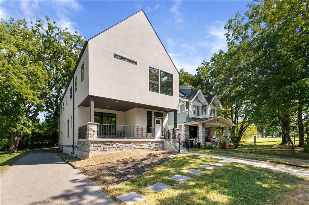 Photo 2 of 2829 Harrison Street