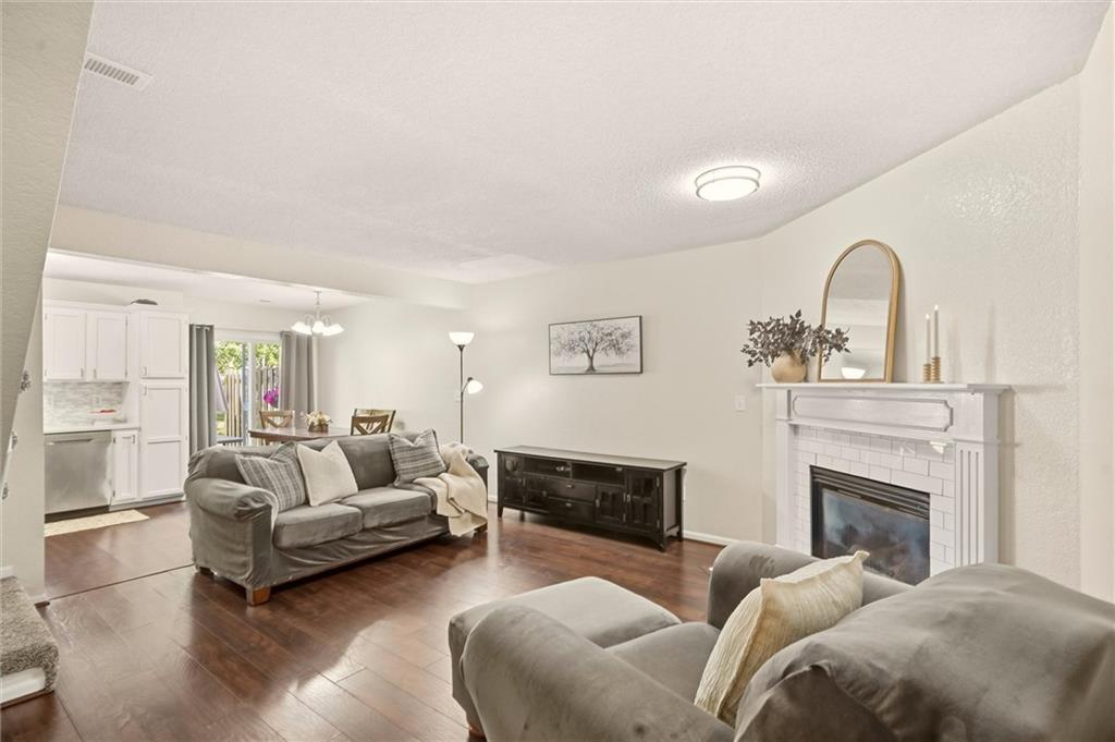 Photo 7 of 1315 SE Broadway Circle