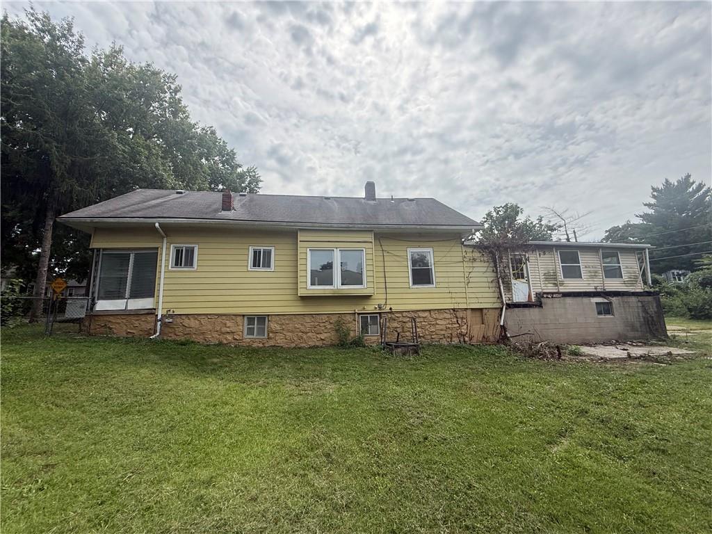 Photo 2 of 2832 Askew Avenue