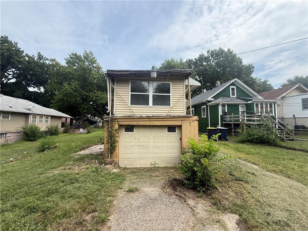 Photo 4 of 2832 Askew Avenue