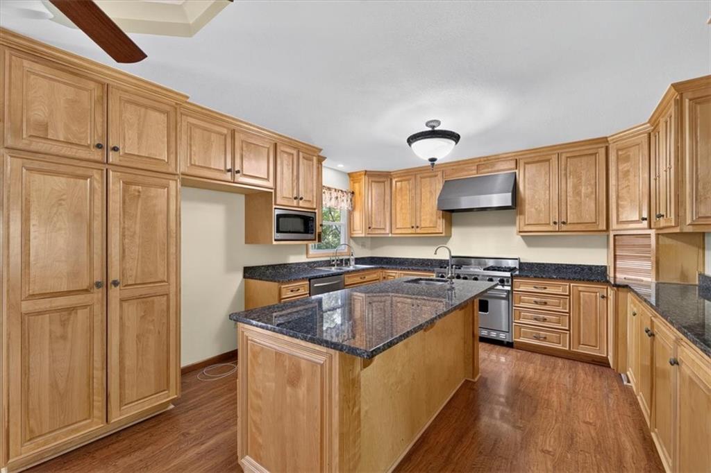 Photo 6 of 734 N Allen Road