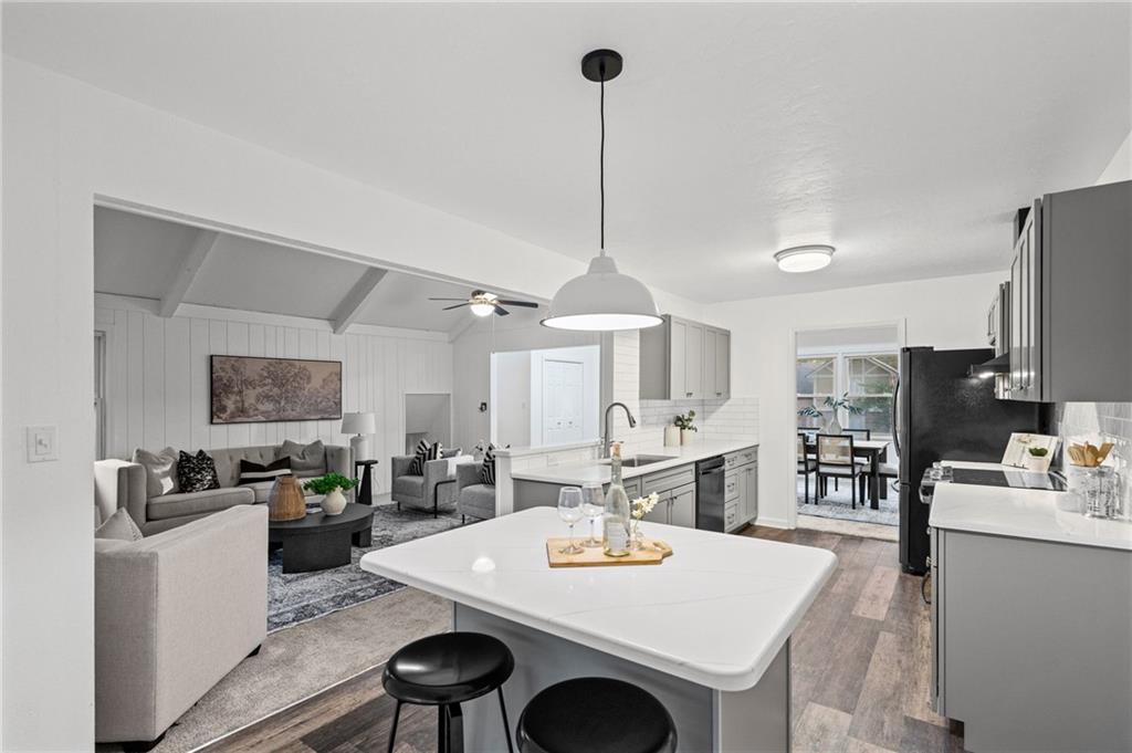 Photo 5 of 2800 S Cochise Drive