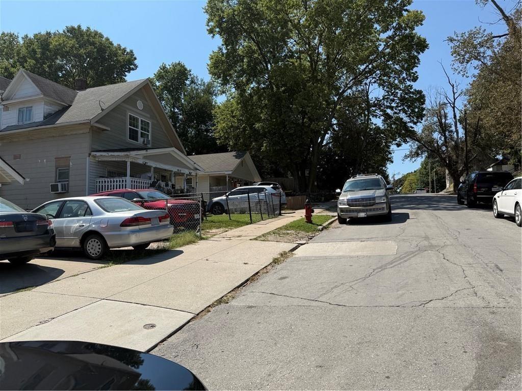 Photo 3 of 6621 E 12th Terrace