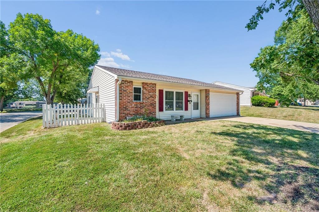 Photo 3 of 7841 Freeman Avenue