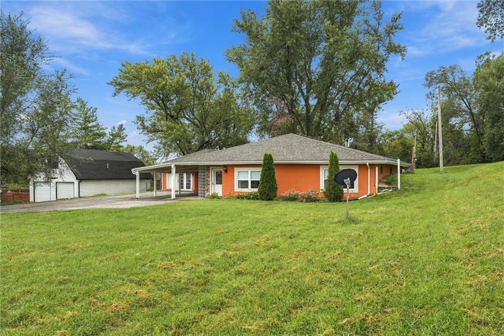 Photo 5 of 6207 Leavenworth Road