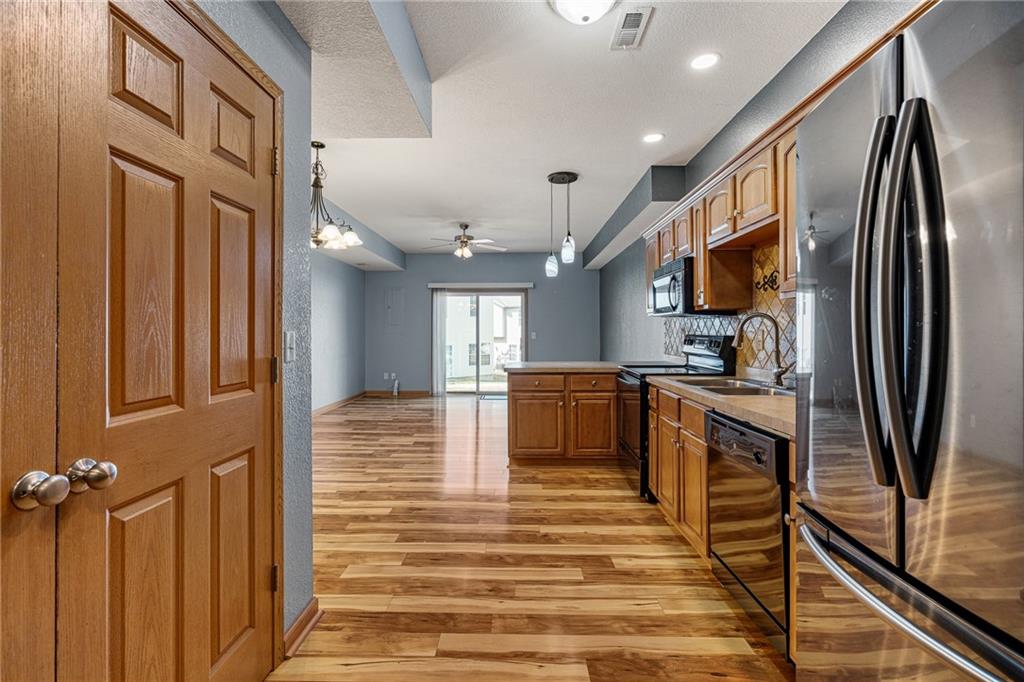 Photo 2 of 844 S Woodson Court