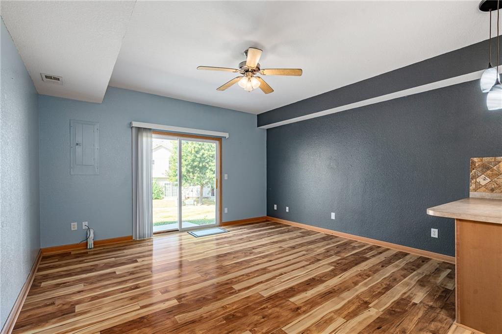 Photo 7 of 844 S Woodson Court