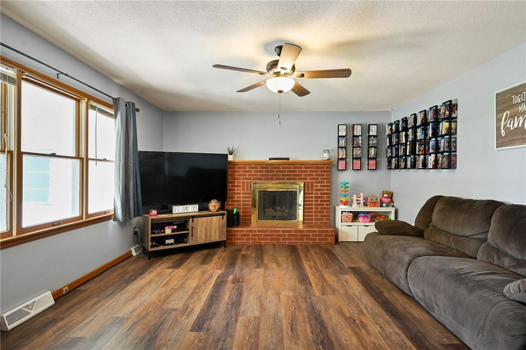 Photo 4 of 503 SW Maple Lane
