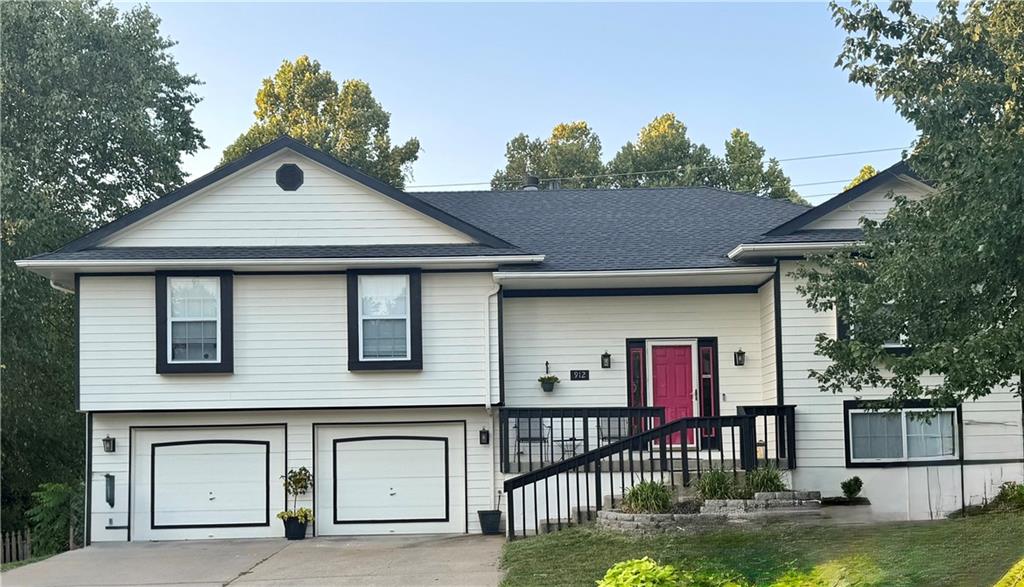 Photo of 912 Village Street