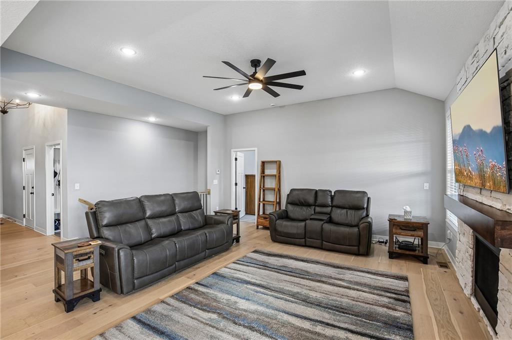 Photo 5 of 4391 Aspen Drive