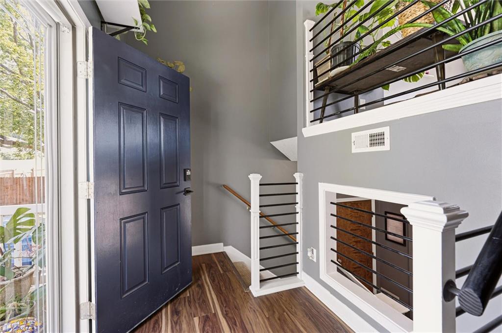 Photo 2 of 1001 Ash Street