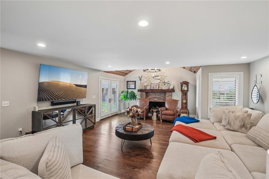 Photo 5 of 9029 Rosewood Drive