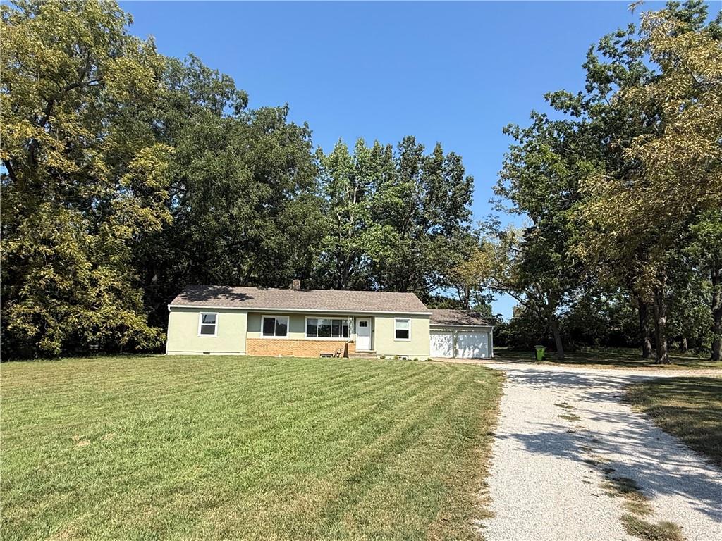 Photo 2 of 1704 E Mechanic Street