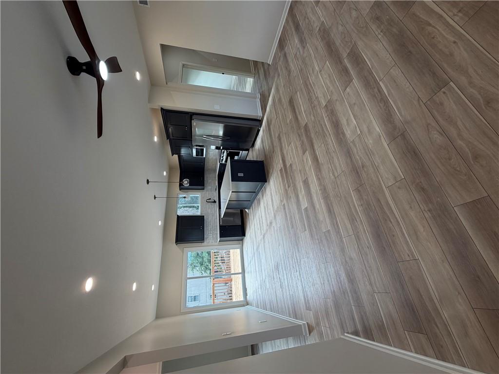 Photo 4 of 1415 Thomas Drive