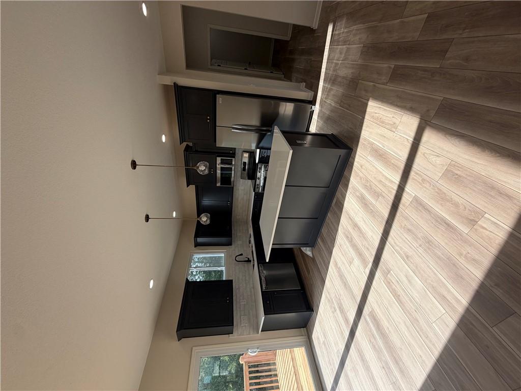 Photo 6 of 1415 Thomas Drive