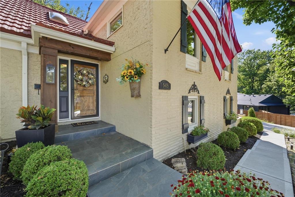 Photo 5 of 5405 W 80th Street