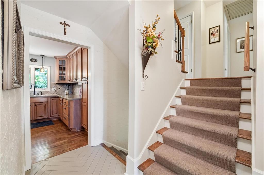 Photo 6 of 5405 W 80th Street