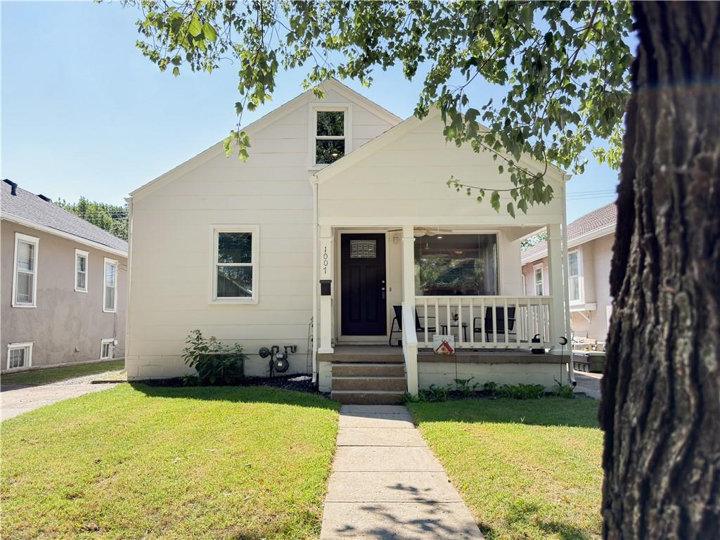 Photo of 1007 E 22nd Avenue