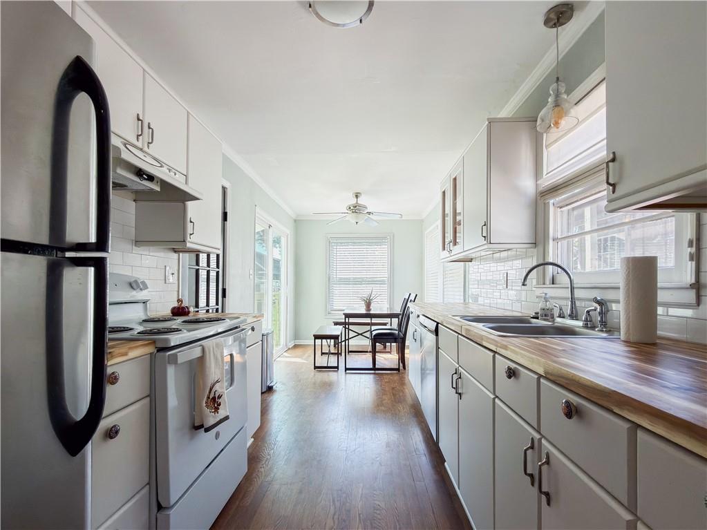 Photo 5 of 1007 E 22nd Avenue