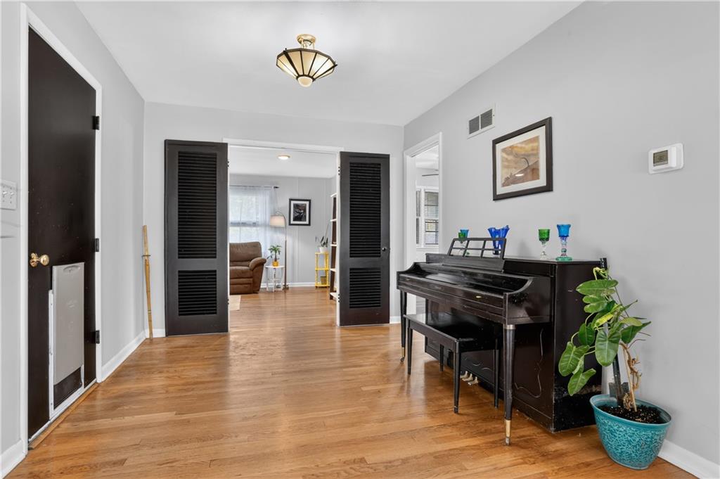 Photo 5 of 5019 Pawnee Drive