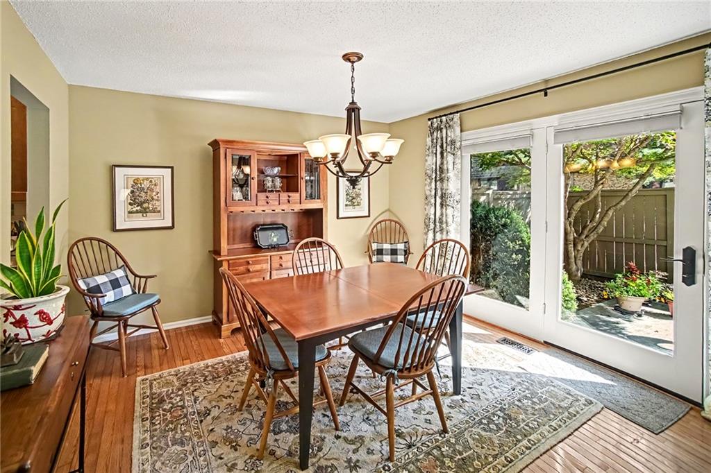 Photo 6 of 10237 Foster Street