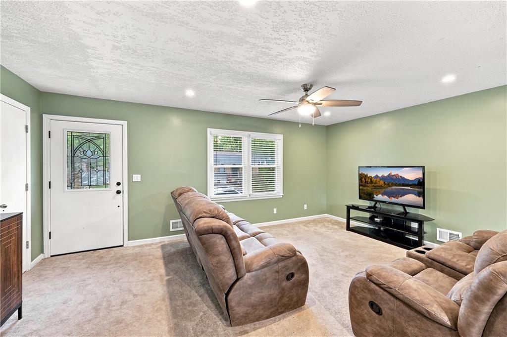 Photo 3 of 2206 S Park Avenue