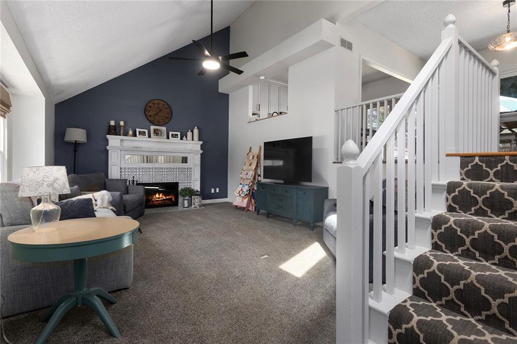 Photo 3 of 6505 N Beaman Avenue
